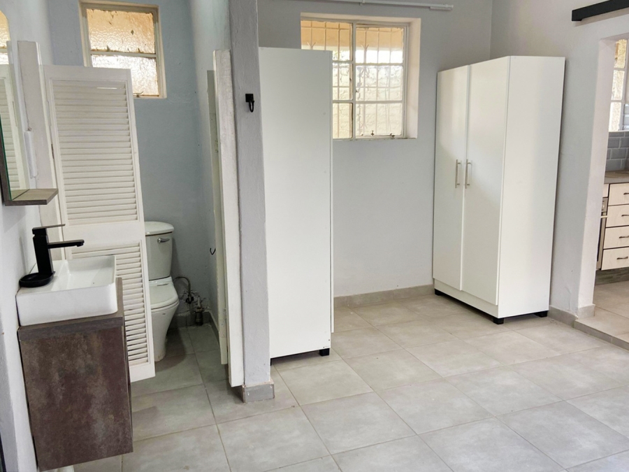 To Let 1 Bedroom Property for Rent in Linden Gauteng