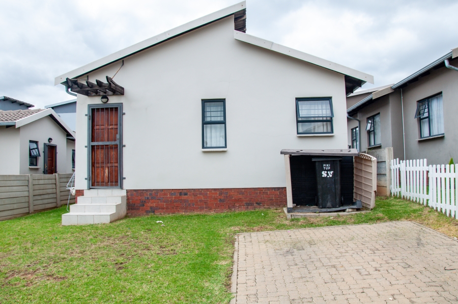 3 Bedroom Property for Sale in Noordwyk Gauteng