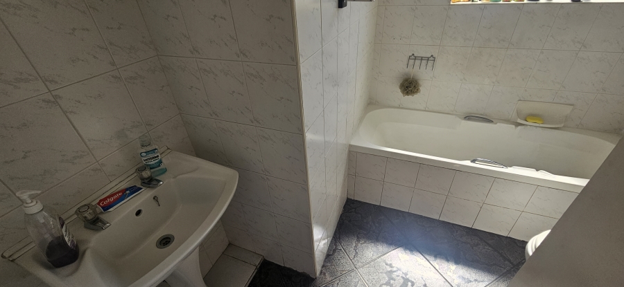 2 Bedroom Property for Sale in Raceview Gauteng