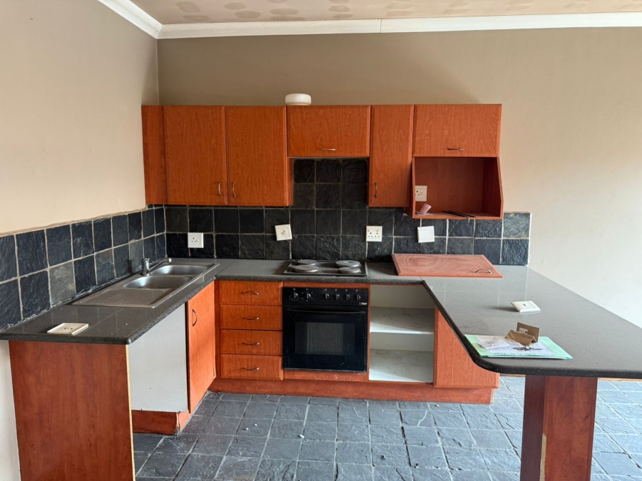 2 Bedroom Property for Sale in Erand Gardens Gauteng