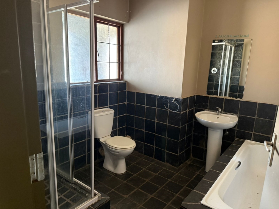2 Bedroom Property for Sale in Erand Gardens Gauteng