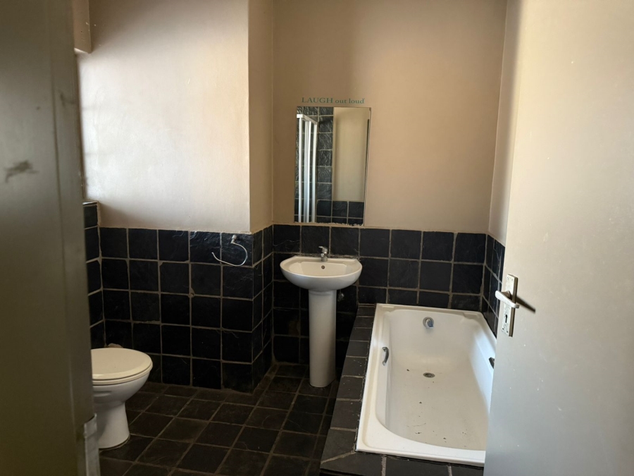 2 Bedroom Property for Sale in Erand Gardens Gauteng