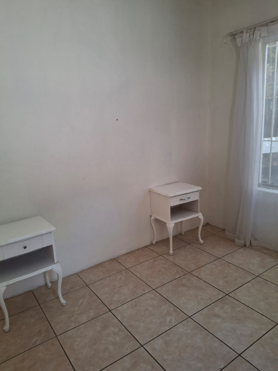 To Let 1 Bedroom Property for Rent in Highlands North Gauteng