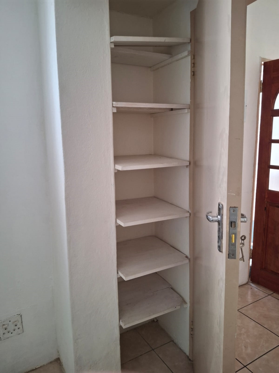 To Let 1 Bedroom Property for Rent in Highlands North Gauteng