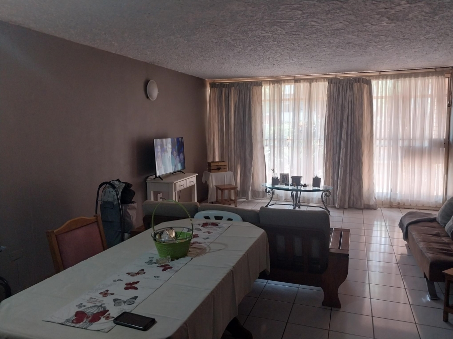 2 Bedroom Property for Sale in Windsor Gauteng