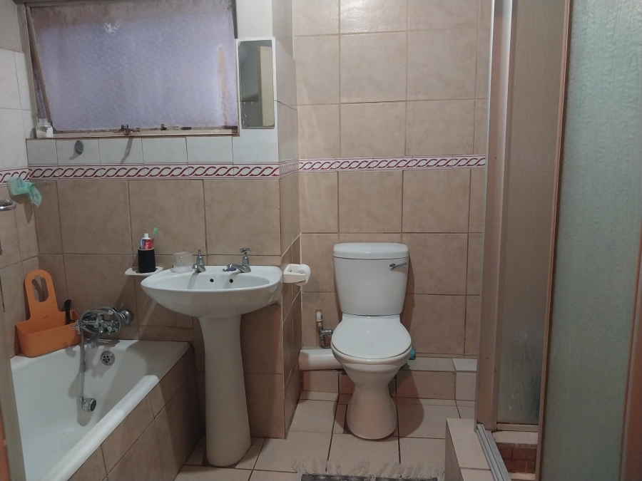 2 Bedroom Property for Sale in Windsor Gauteng