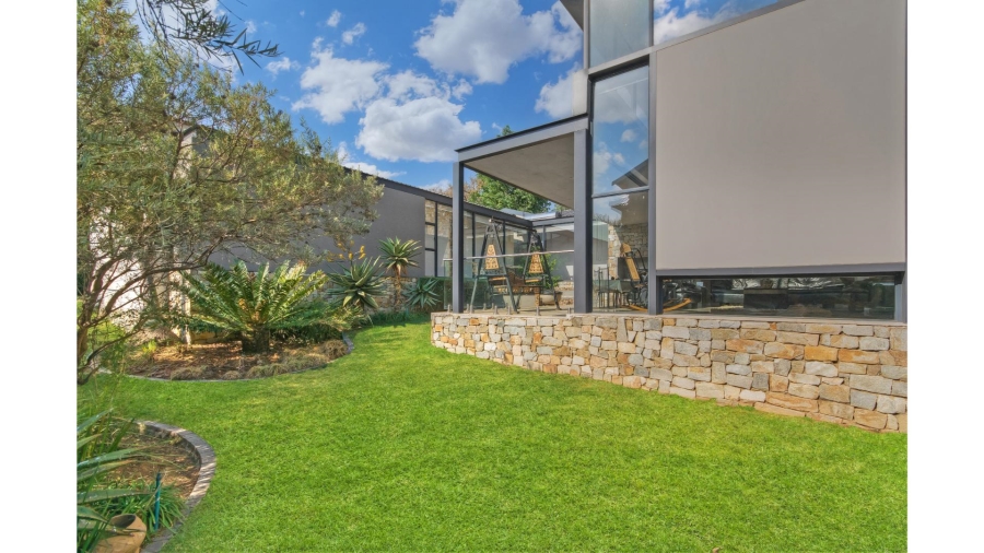 To Let 4 Bedroom Property for Rent in Waterfall Country Estate Gauteng