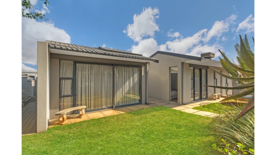 To Let 4 Bedroom Property for Rent in Waterfall Country Estate Gauteng