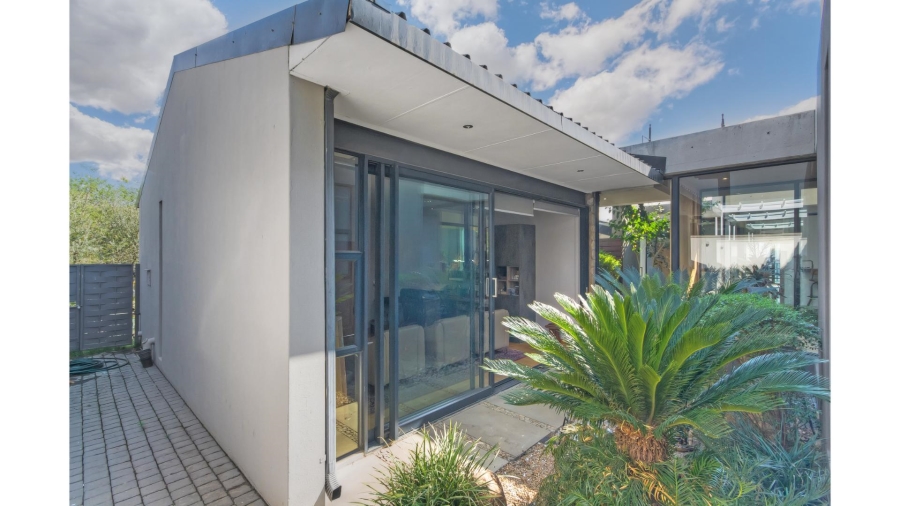 To Let 4 Bedroom Property for Rent in Waterfall Country Estate Gauteng
