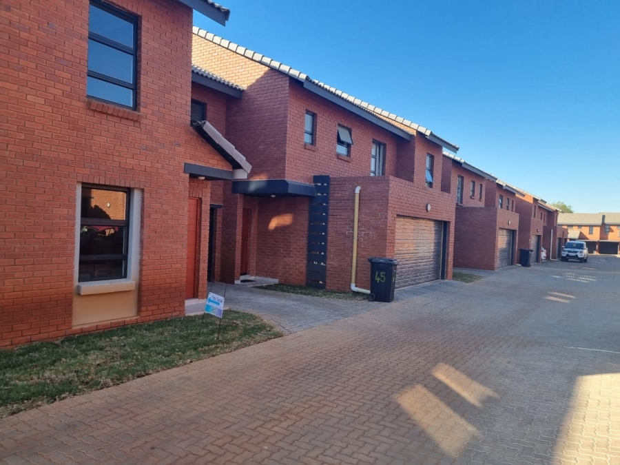 3 Bedroom Property for Sale in Theresa Park Gauteng