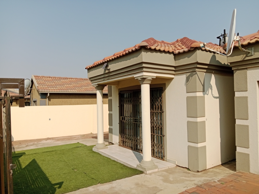 3 Bedroom Property for Sale in Roodekop Gauteng