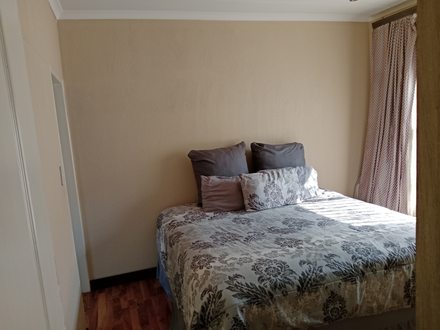 3 Bedroom Property for Sale in Roodekop Gauteng