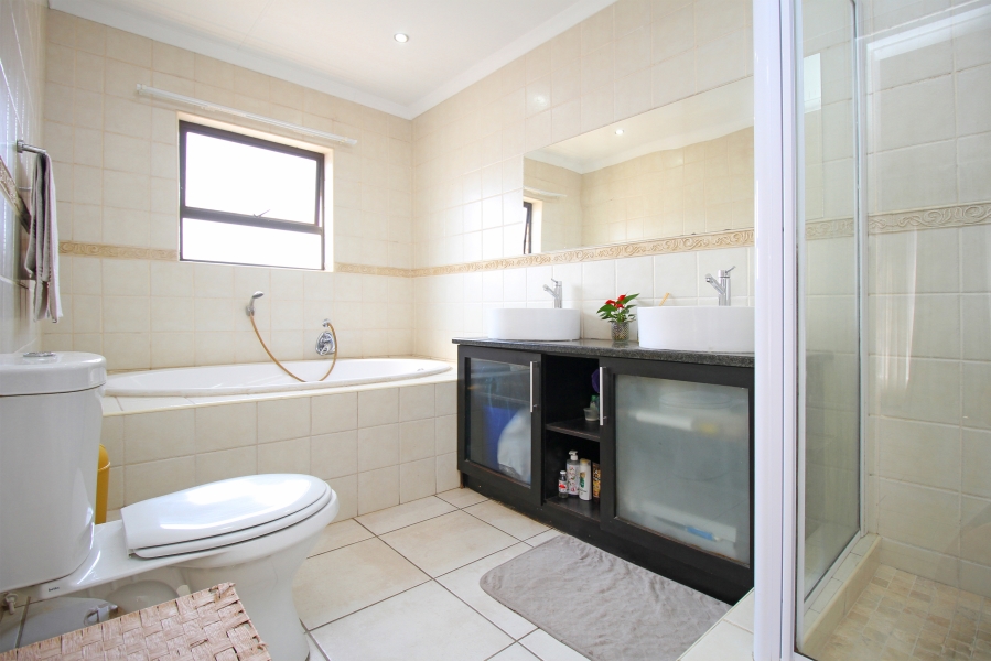 3 Bedroom Property for Sale in Noordhang Gauteng
