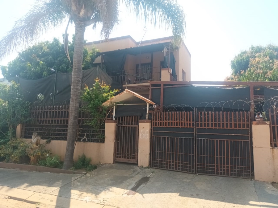 4 Bedroom Property for Sale in Lotus Gardens Gauteng