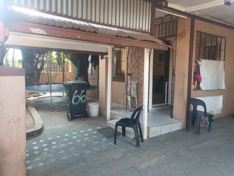 4 Bedroom Property for Sale in Lotus Gardens Gauteng