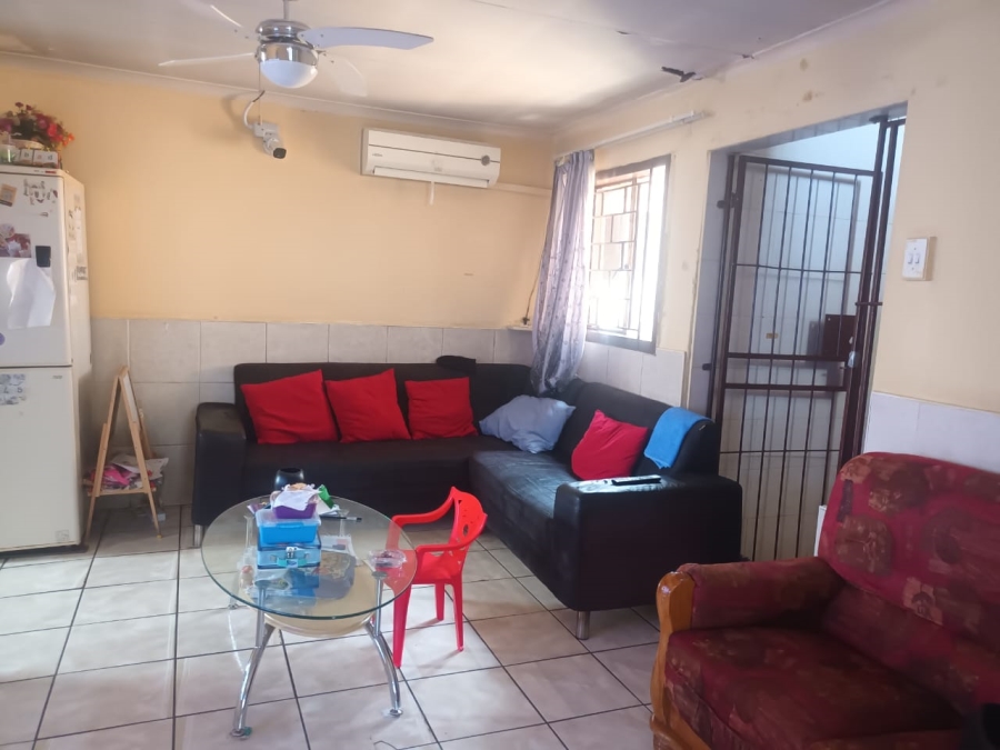 4 Bedroom Property for Sale in Lotus Gardens Gauteng