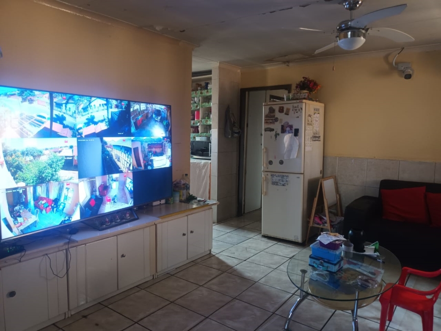 4 Bedroom Property for Sale in Lotus Gardens Gauteng