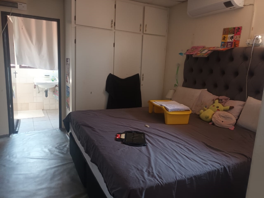 4 Bedroom Property for Sale in Lotus Gardens Gauteng