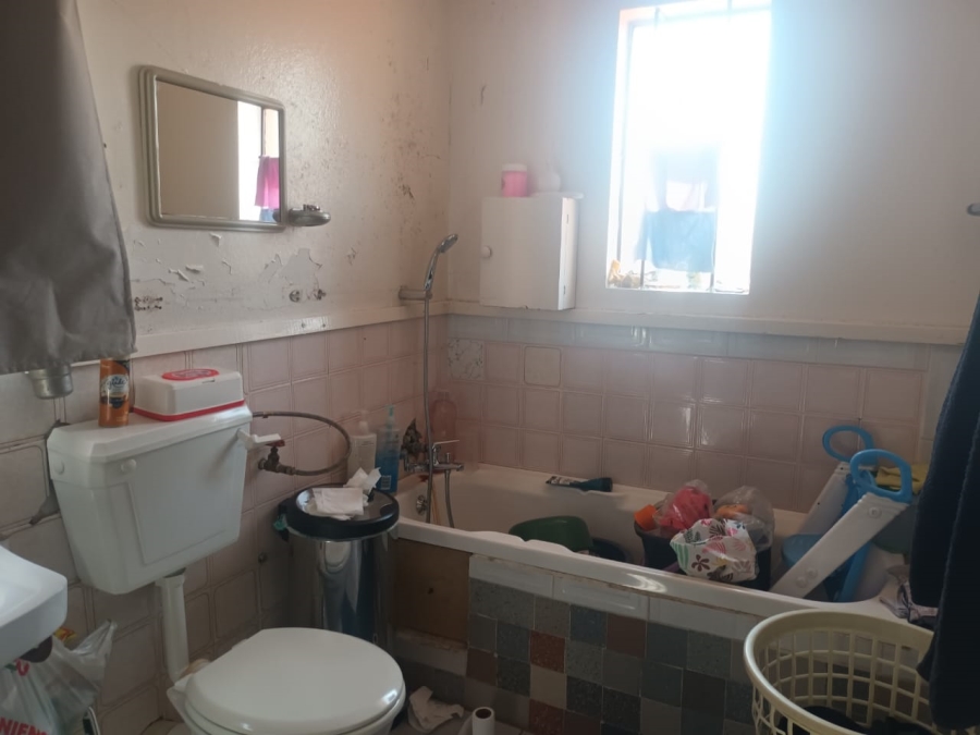 4 Bedroom Property for Sale in Lotus Gardens Gauteng