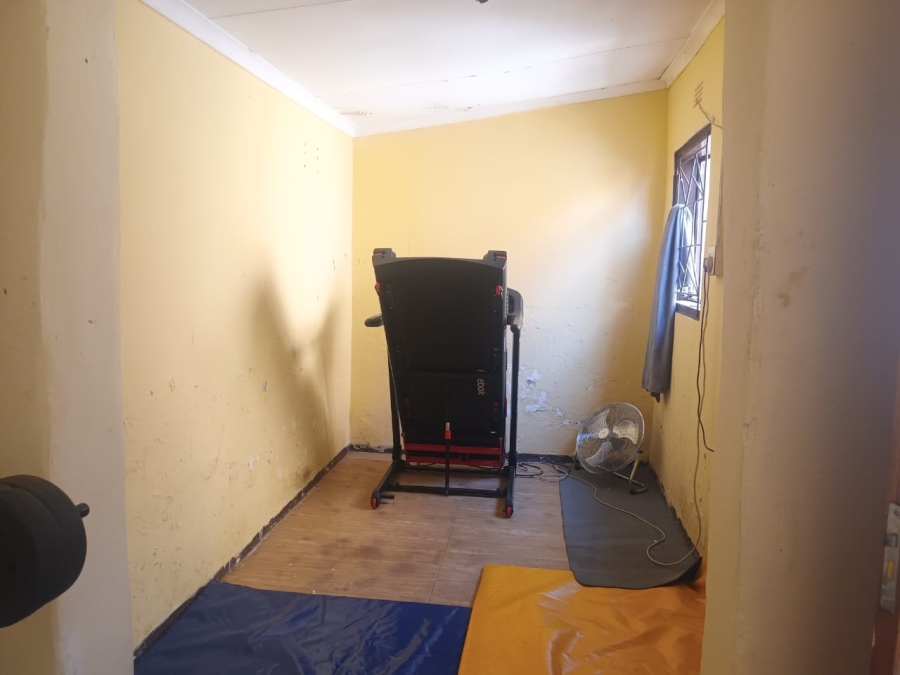 4 Bedroom Property for Sale in Lotus Gardens Gauteng