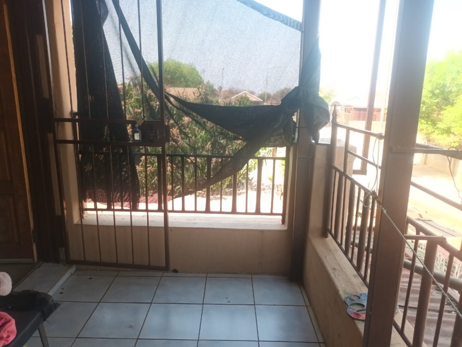4 Bedroom Property for Sale in Lotus Gardens Gauteng