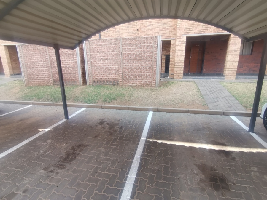 2 Bedroom Property for Sale in Alveda Park Gauteng
