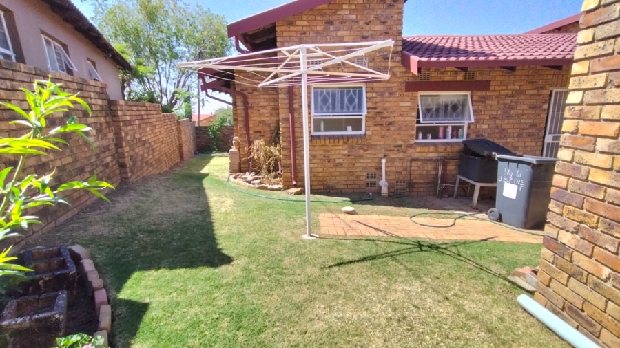 3 Bedroom Property for Sale in Noordheuwel Gauteng