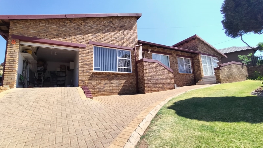 3 Bedroom Property for Sale in Noordheuwel Gauteng