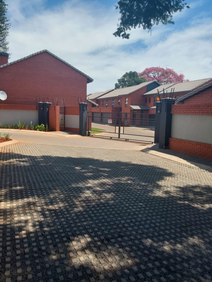 2 Bedroom Property for Sale in Theresa Park Gauteng