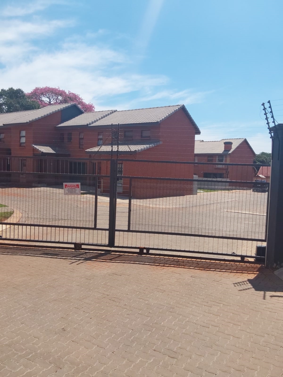 2 Bedroom Property for Sale in Theresa Park Gauteng
