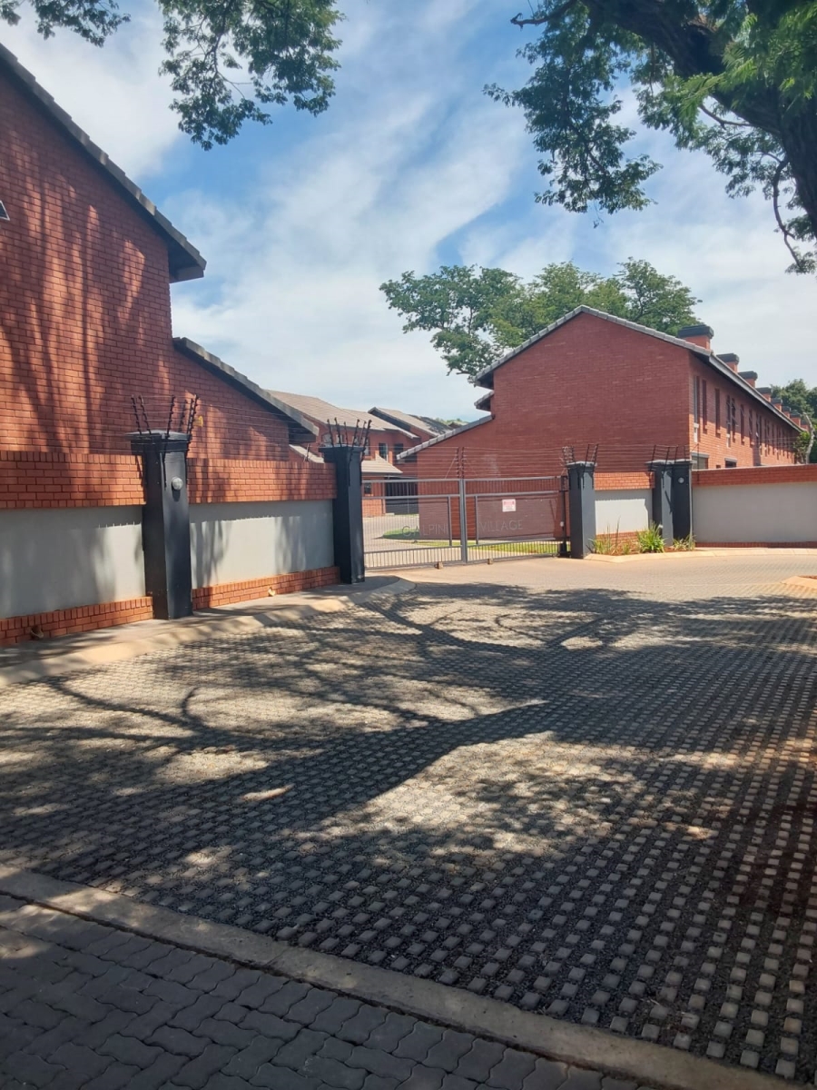 2 Bedroom Property for Sale in Theresa Park Gauteng