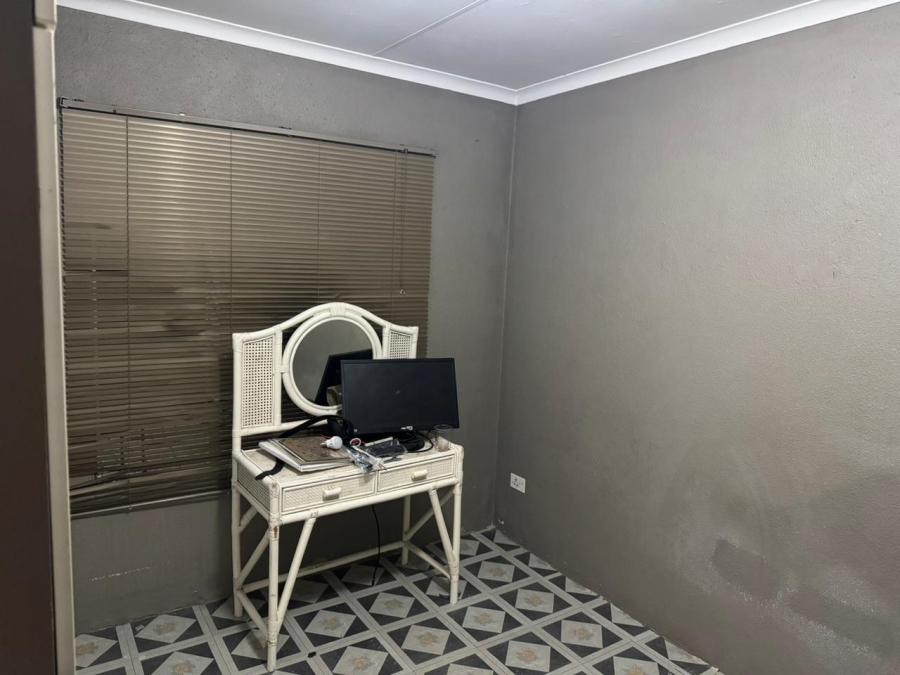To Let 2 Bedroom Property for Rent in Lombardy West Gauteng