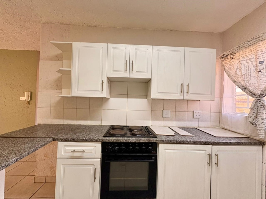 2 Bedroom Property for Sale in Kenleaf Gauteng