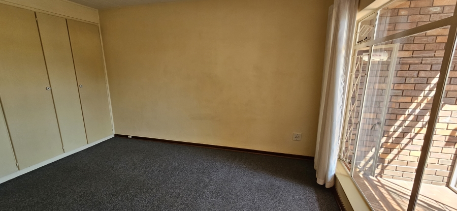 2 Bedroom Property for Sale in New Redruth Gauteng