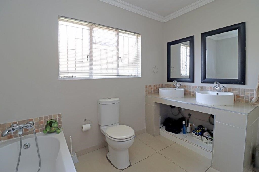 3 Bedroom Property for Sale in Marais Steyn Park Gauteng