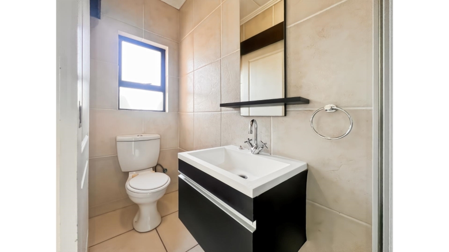 2 Bedroom Property for Sale in Douglasdale Gauteng