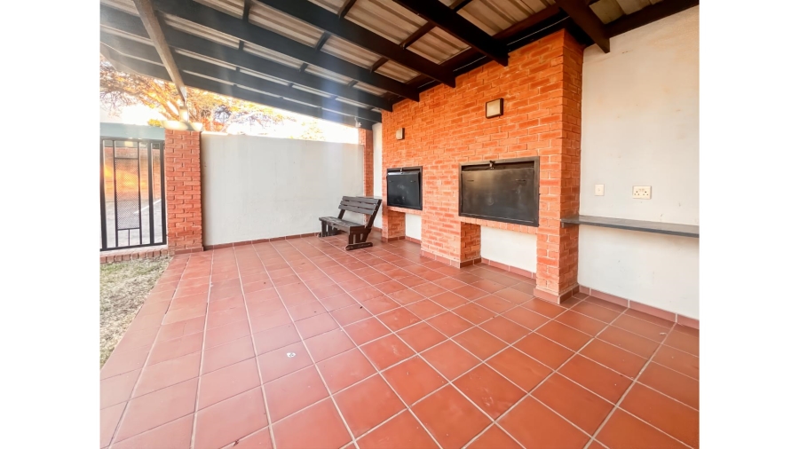 2 Bedroom Property for Sale in Douglasdale Gauteng