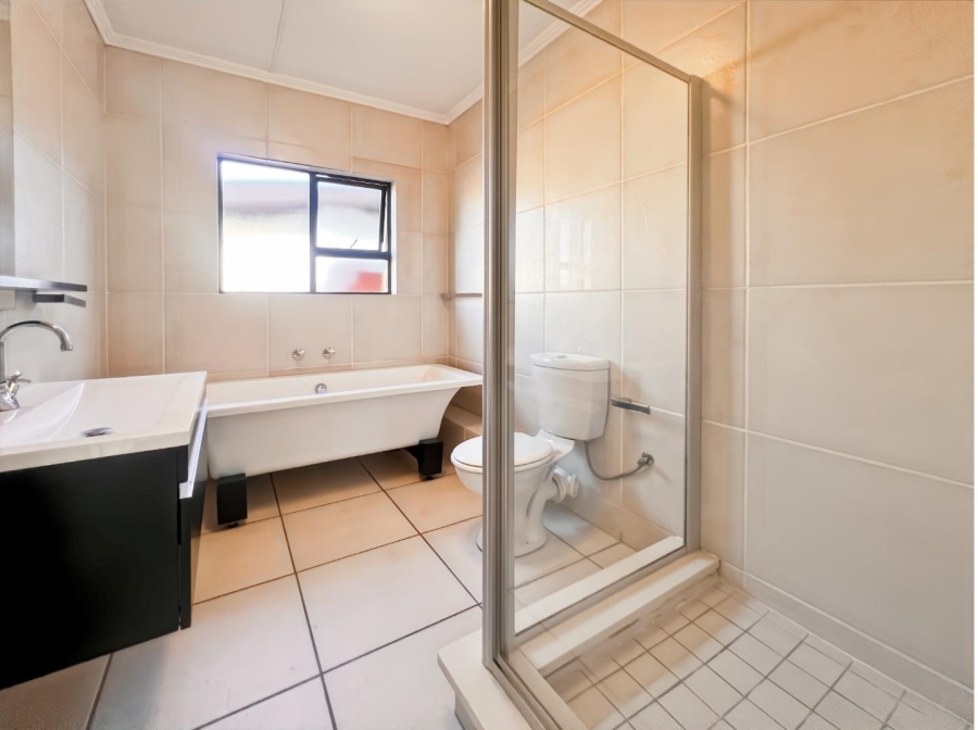2 Bedroom Property for Sale in Douglasdale Gauteng