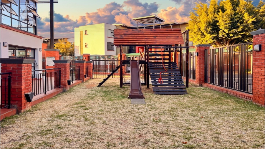 2 Bedroom Property for Sale in Douglasdale Gauteng