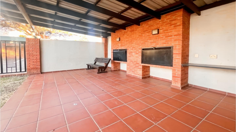 2 Bedroom Property for Sale in Douglasdale Gauteng