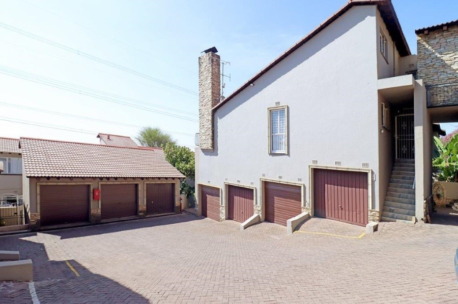 3 Bedroom Property for Sale in Sunnyrock Gauteng
