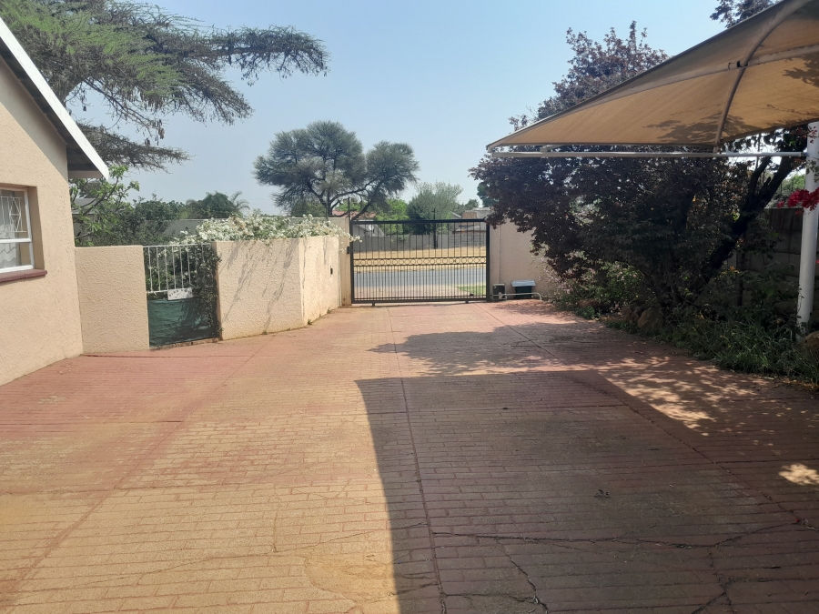To Let 1 Bedroom Property for Rent in Brackenhurst Gauteng