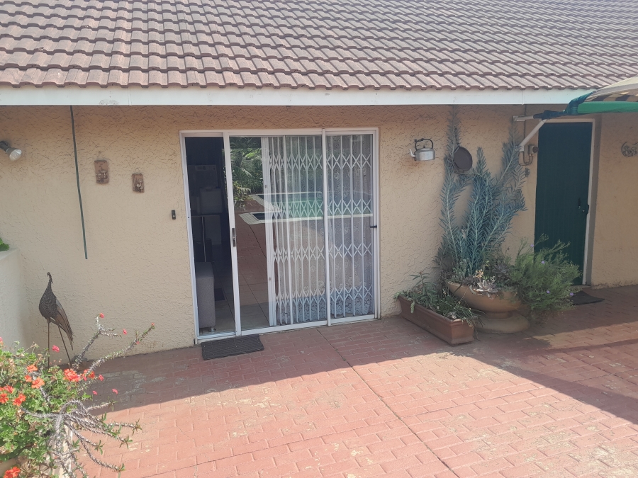 To Let 1 Bedroom Property for Rent in Brackenhurst Gauteng