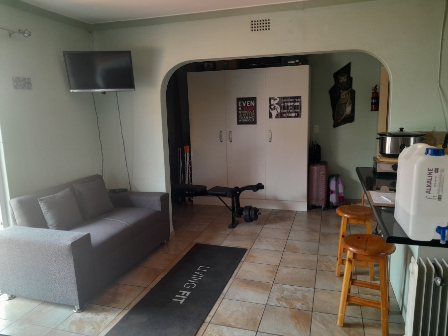 To Let 1 Bedroom Property for Rent in Brackenhurst Gauteng