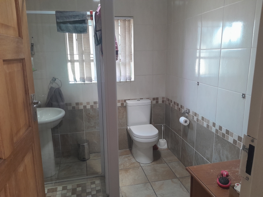 To Let 1 Bedroom Property for Rent in Brackenhurst Gauteng