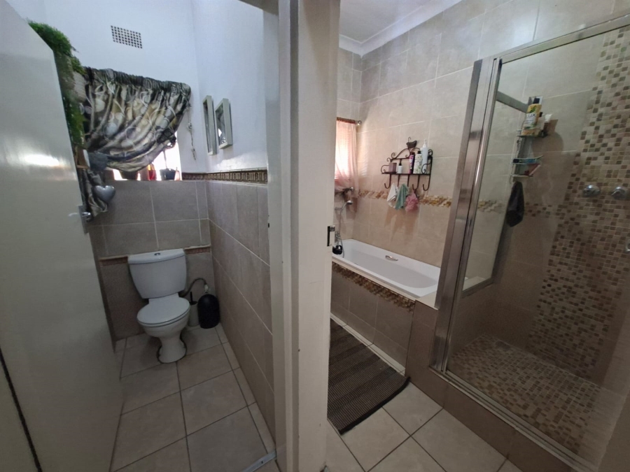 3 Bedroom Property for Sale in Wentworth Park Gauteng