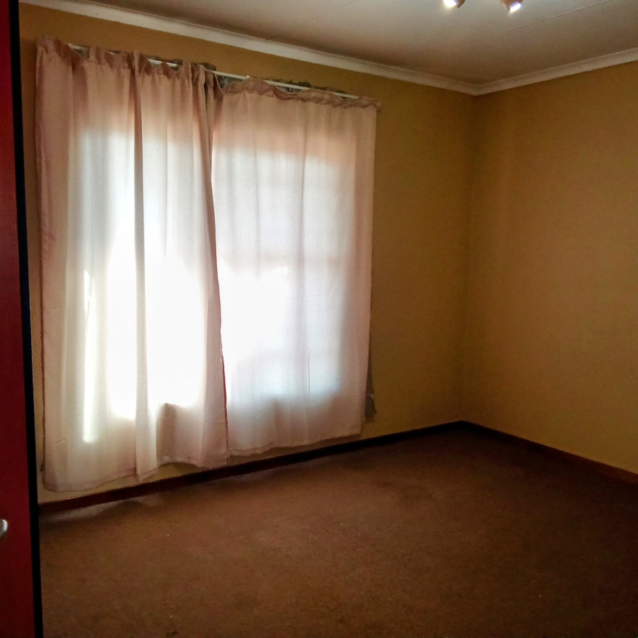 2 Bedroom Property for Sale in Groblerpark Gauteng