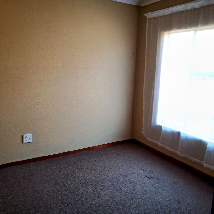 2 Bedroom Property for Sale in Groblerpark Gauteng