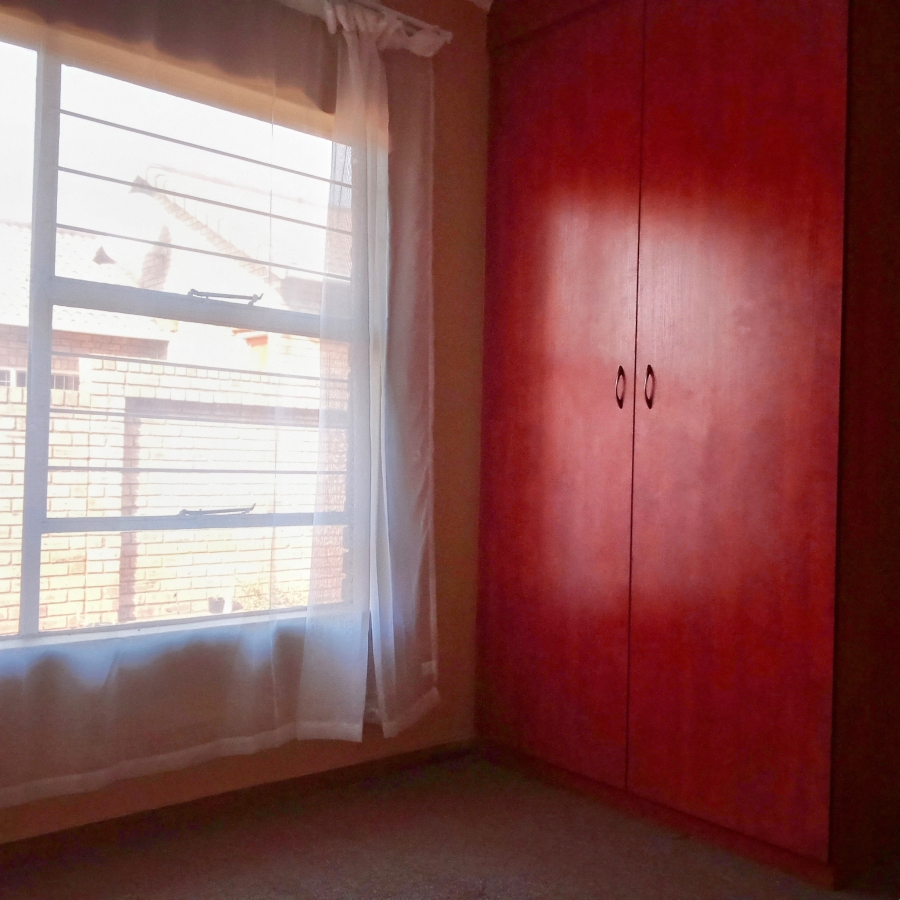 2 Bedroom Property for Sale in Groblerpark Gauteng