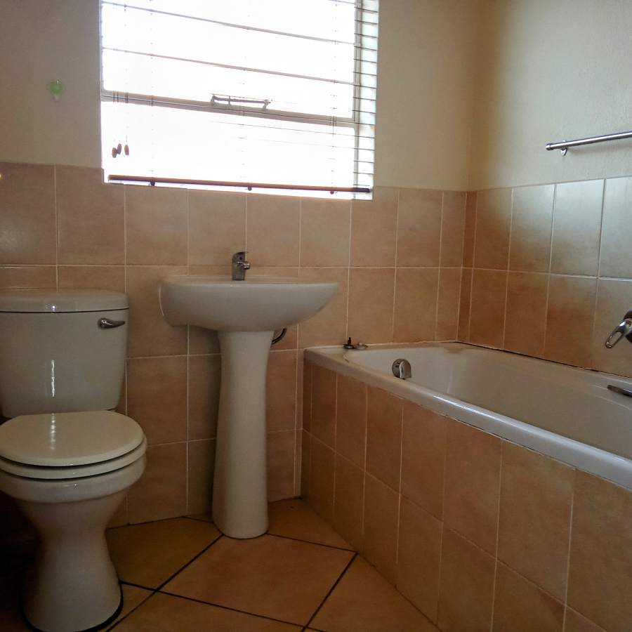 2 Bedroom Property for Sale in Groblerpark Gauteng